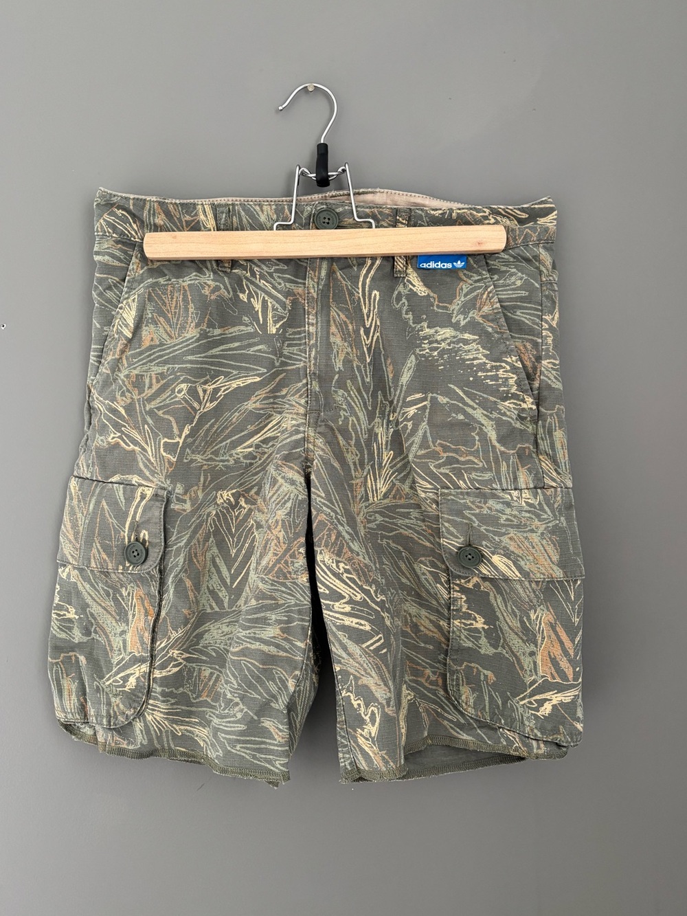 adidas Men's Olive Green Camouflage Cargo Shorts | Size 30 | Vintage
